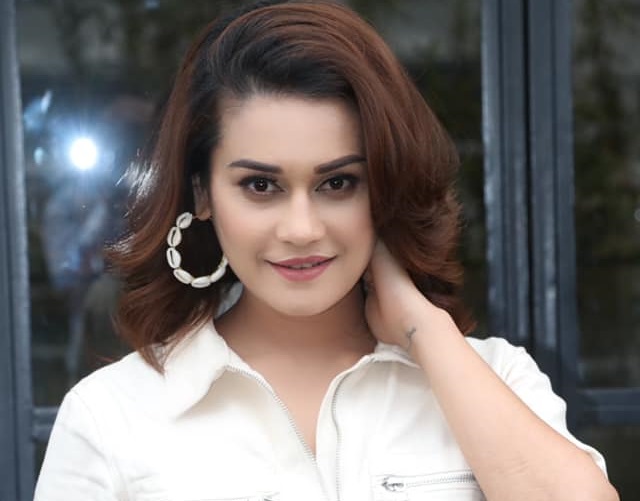 Reema Bishwokarma photos