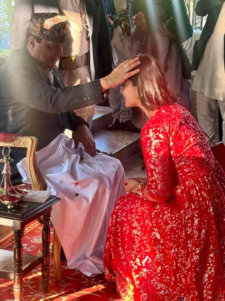 यस्तो देखियो कलाकारहरुको दशैंको टिका 44 462752601 953127033509989 4950700808498126280 n