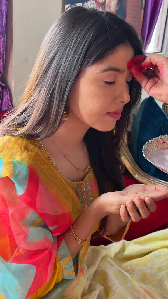 यस्तो देखियो कलाकारहरुको दशैंको टिका 37 pooja