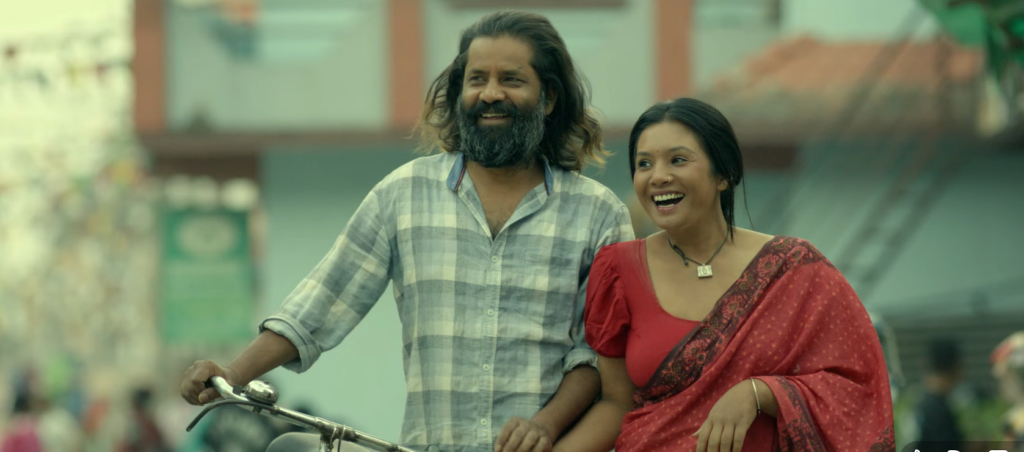 ‘अभिमन्यु’को ‘मरौँ ज्यानले’ गीतमा प्रेम साट्दै कामेश्वर र लक्ष्मी