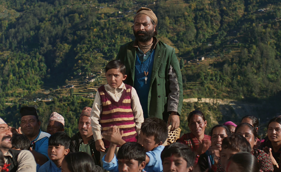 ‘रोल नं १’ को मर्मस्पर्शी ट्रेलर : गरिब भएकैले शिक्षाबाट बञ्चित हुनुपर्ने यथार्थ चित्रण 5 image 2